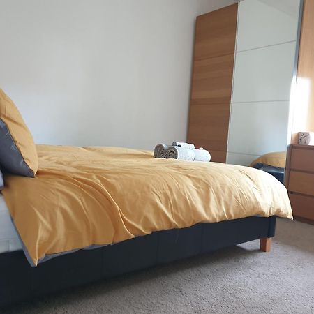 Luxury 1-Bed Apartment With Stunning City Views Perfect For Short Stays In لندن المظهر الخارجي الصورة